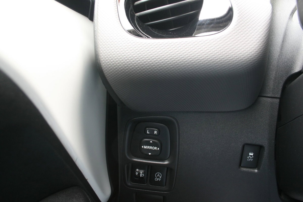 Peugeot 108 72 5 porte Allure (13)
