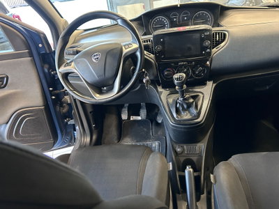 Lancia Ypsilon 1.0 FireFly 5 porte S&S Hybrid Silver Plus (17)