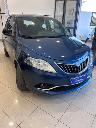 Lancia Ypsilon 1.0 FireFly 5 porte S&S Hybrid Silver Plus (4)
