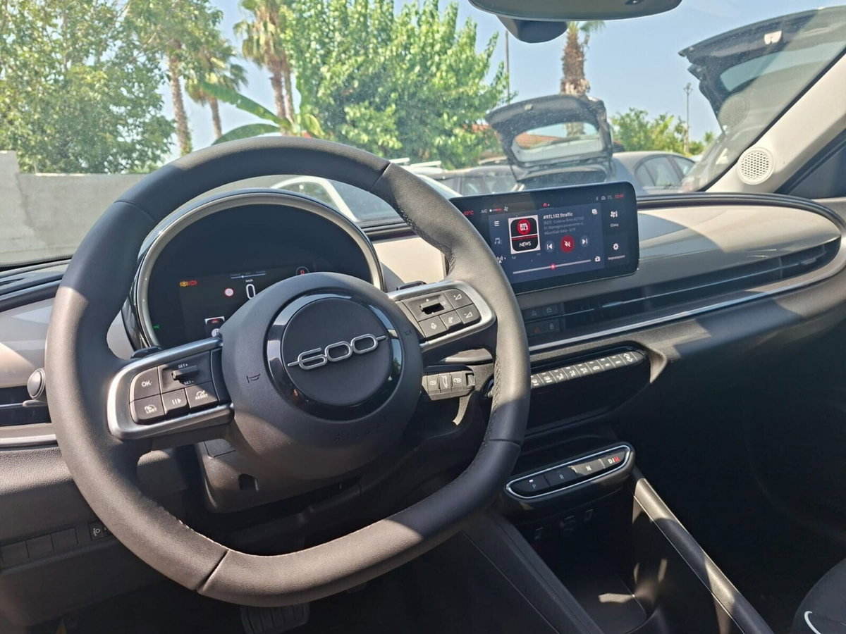 Fiat 600 1.2 hybrid 145cv auto (10)