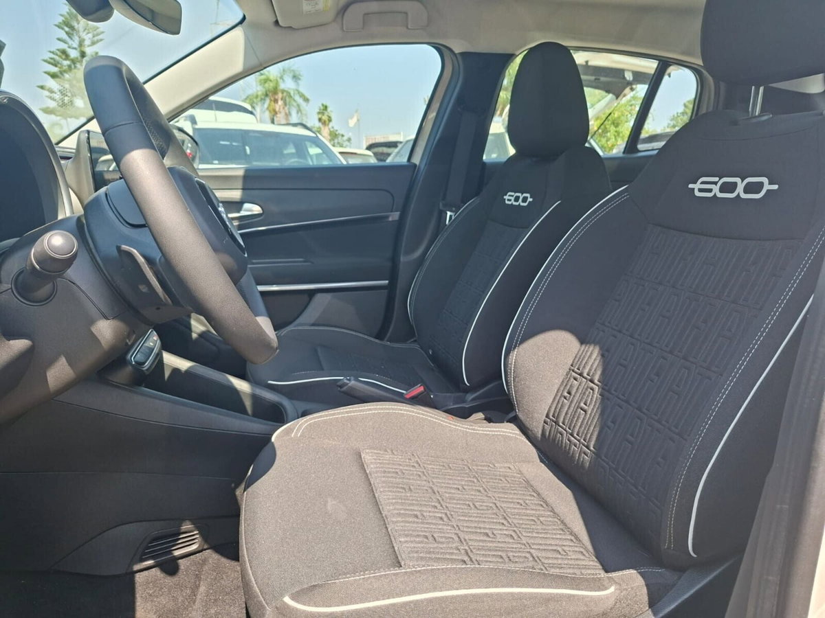 Fiat 600 1.2 hybrid 145cv auto (11)