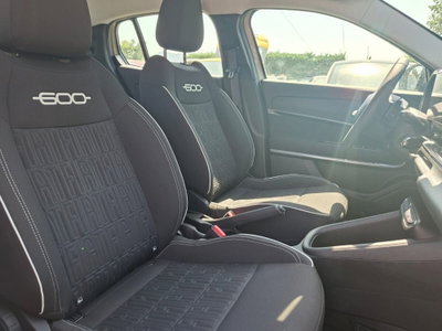 Fiat 600 1.2 hybrid 145cv auto (12)