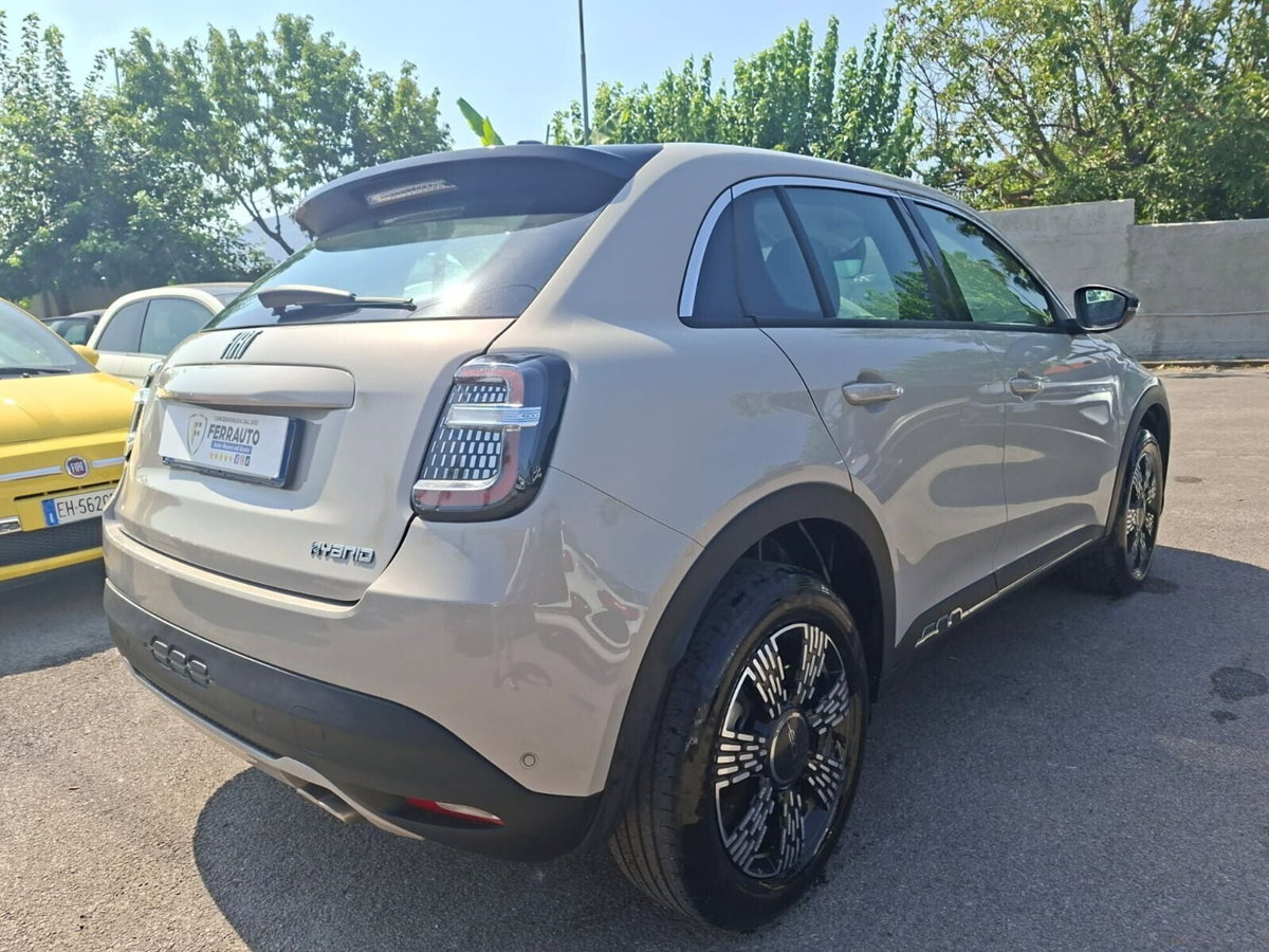 Fiat 600 1.2 hybrid 145cv auto (4)