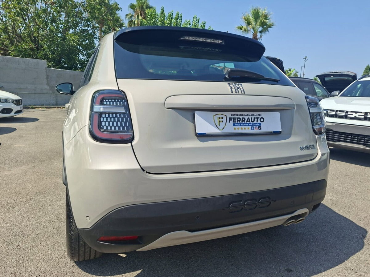 Fiat 600 1.2 hybrid 145cv auto (5)
