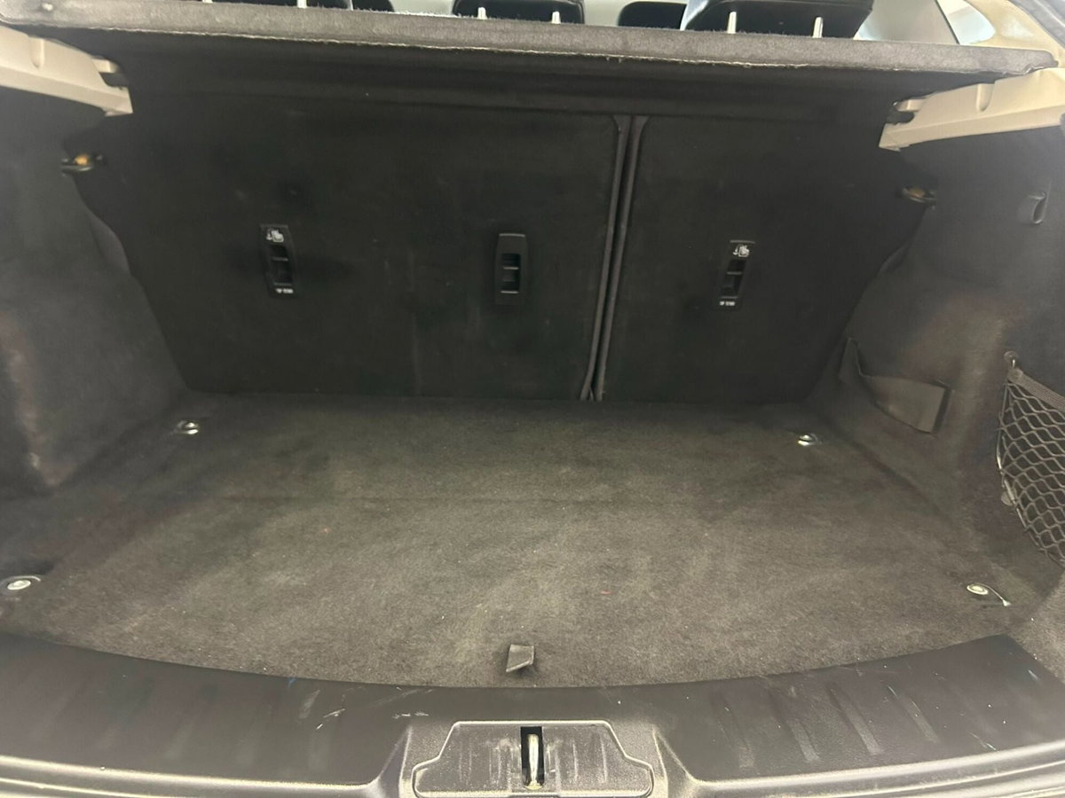 Jaguar E-Pace 2.0D 150 CV AWD aut. R-Dynamic (10)