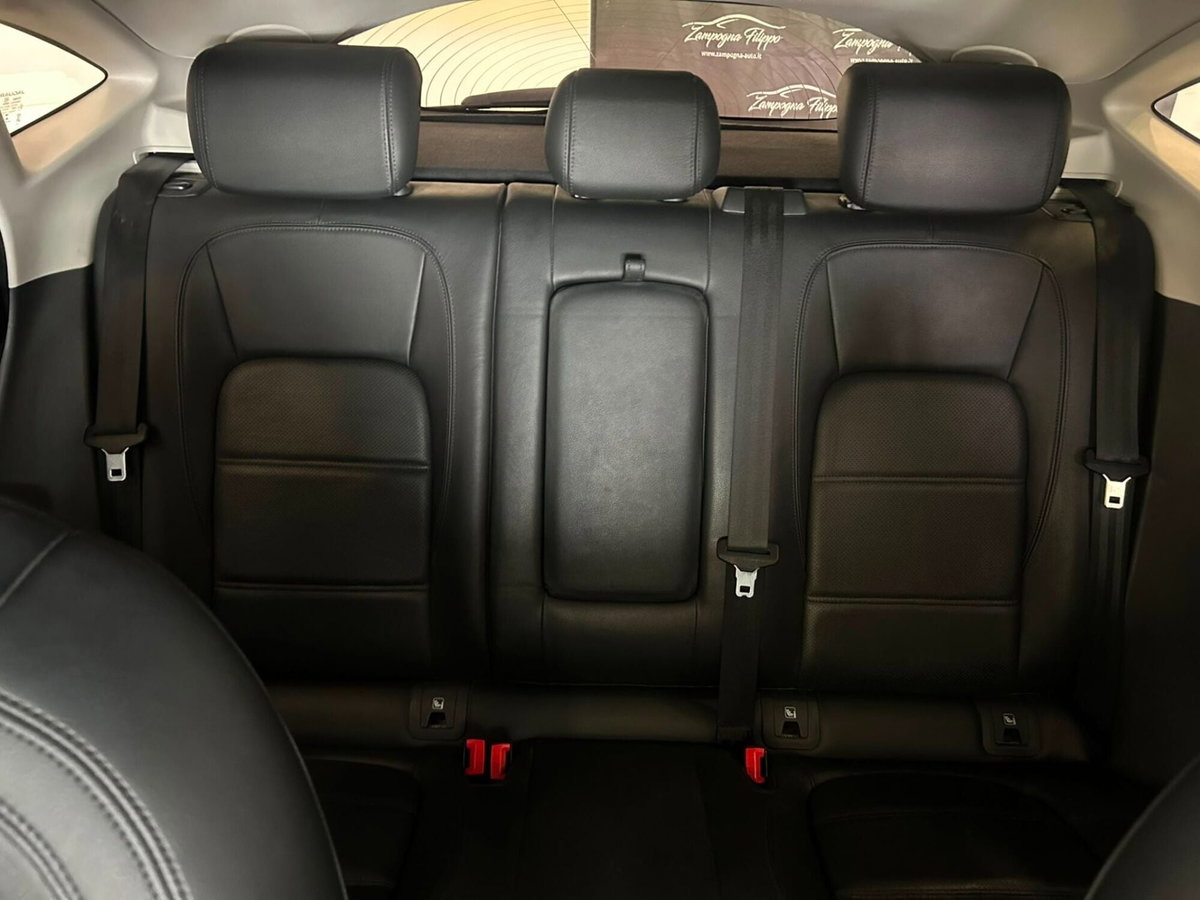 Jaguar E-Pace 2.0D 150 CV AWD aut. R-Dynamic (15)