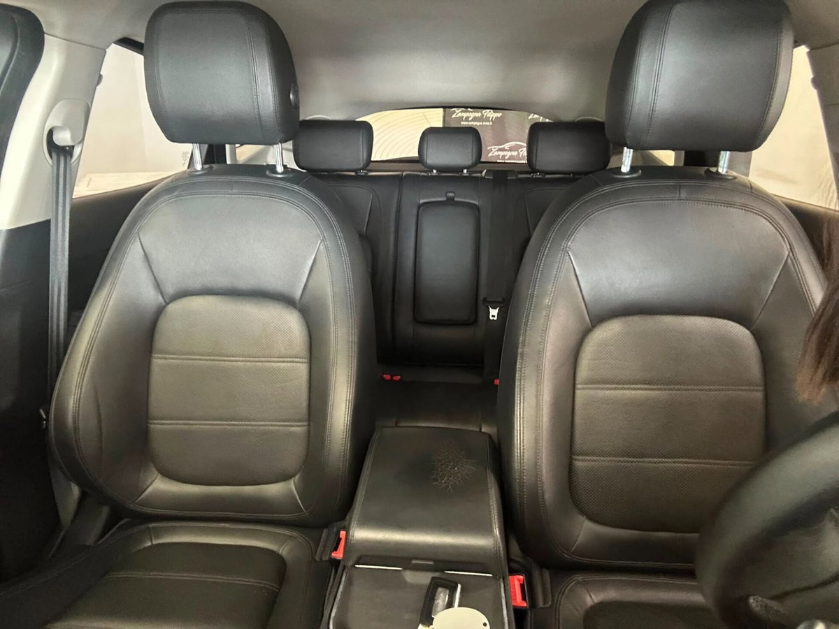 Jaguar E-Pace 2.0D 150 CV AWD aut. R-Dynamic (16)