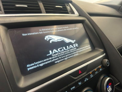 Jaguar E-Pace 2.0D 150 CV AWD aut. R-Dynamic (8)