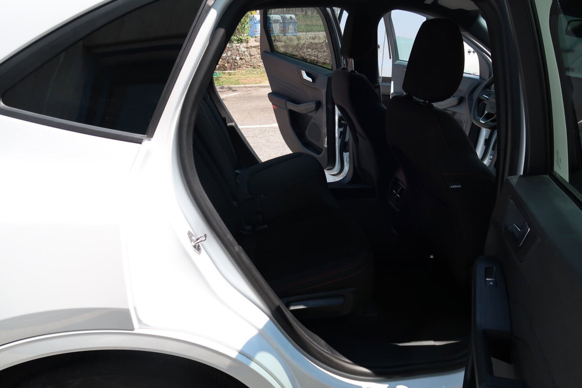 Ford Kuga 1.5 ecoboost ST-Line 2wd 150cv (12)