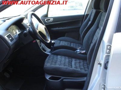 Peugeot 307 16V HDi 110CV 5p. HDI Clima (8)