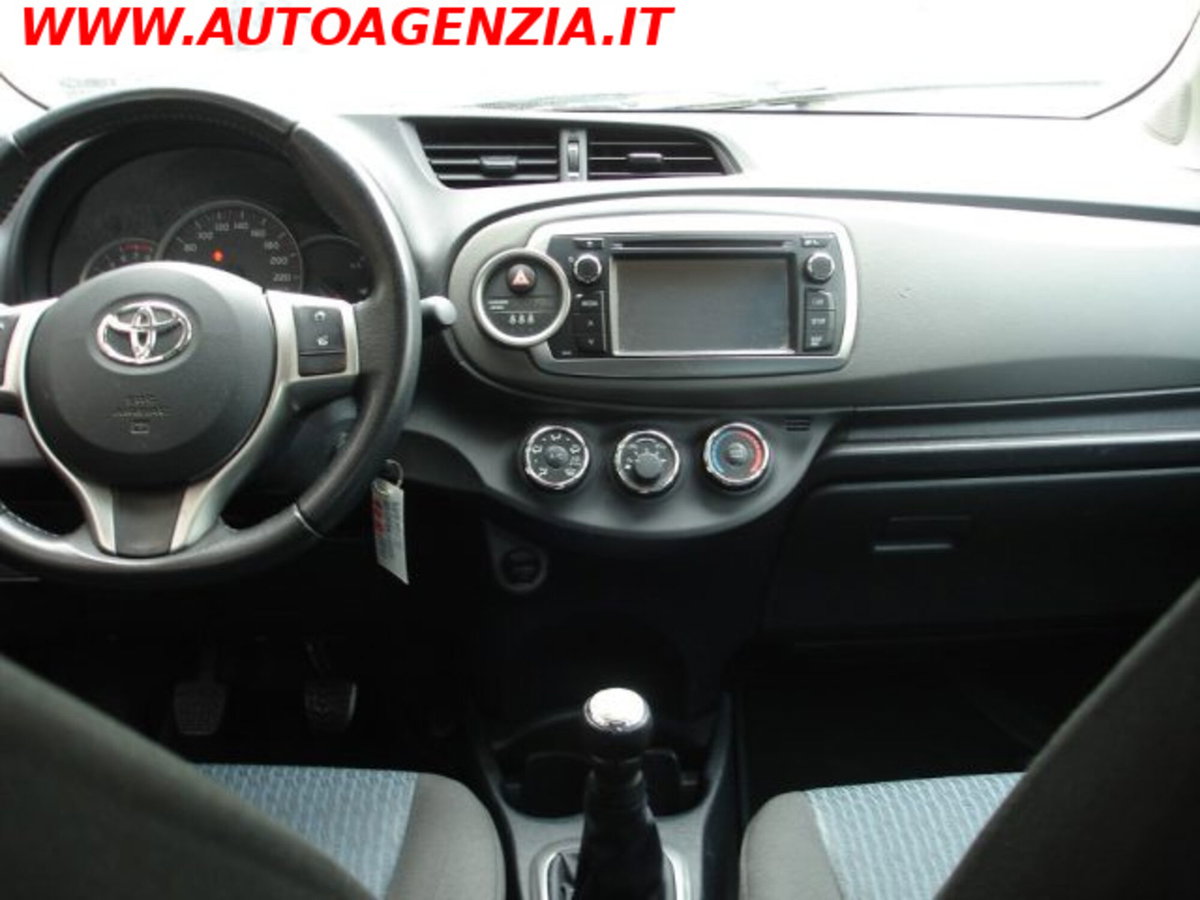 Toyota Yaris 1.0 5 porte Now GPL (13)