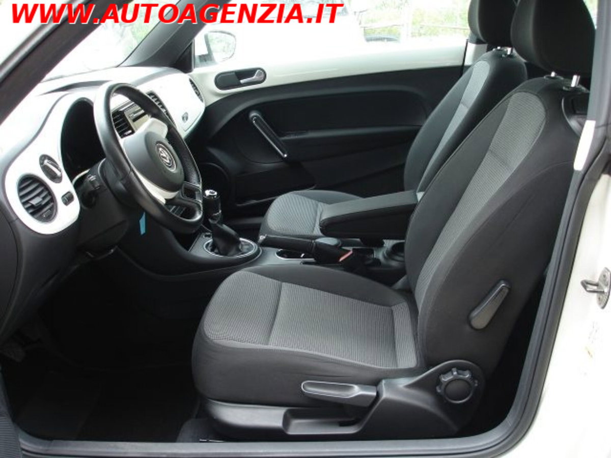 Volkswagen Maggiolino 1.6 TDI Design (8)