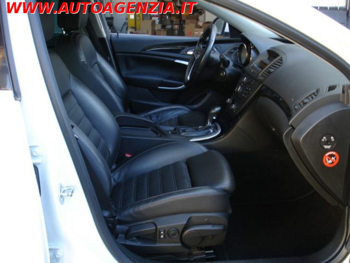 Opel Insignia Station Wagon CDTI 160CV Sports Cosmo (12)