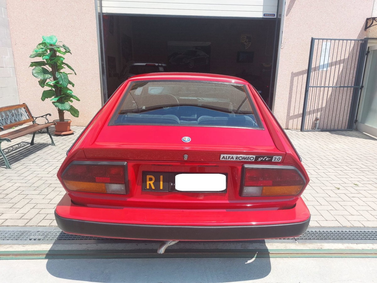 Alfa Romeo Alfetta GTV 2.0 Grand Prix (12)
