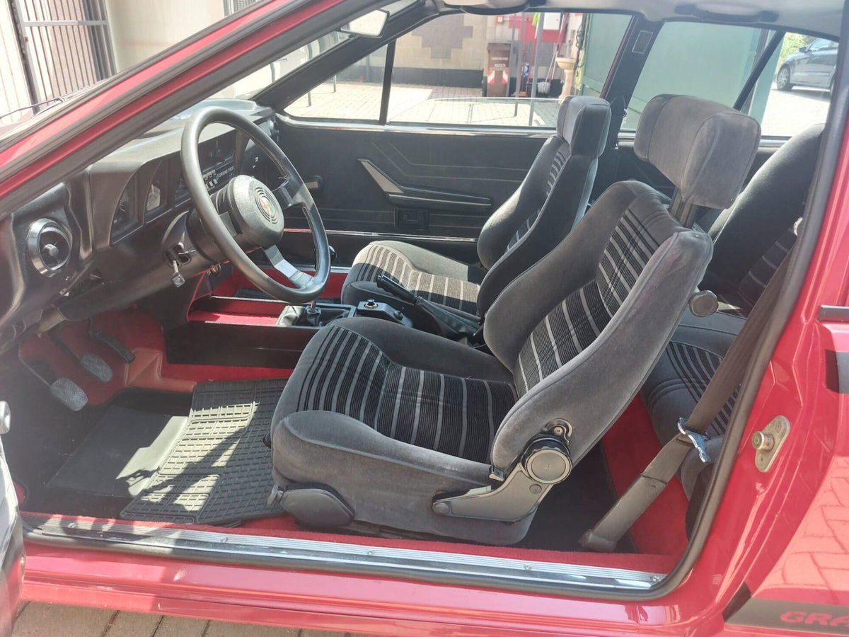 Alfa Romeo Alfetta GTV 2.0 Grand Prix (16)