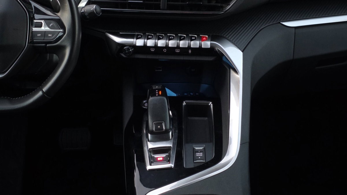 Peugeot 3008 BlueHDi 130 S&S EAT8 Allure Pack (17)
