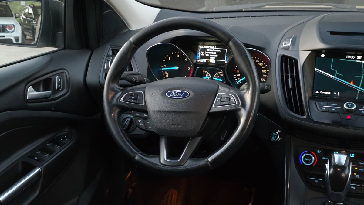 Ford Kuga 1.5 TDCI 120 CV S&S 2WD Powershift Edition (14)