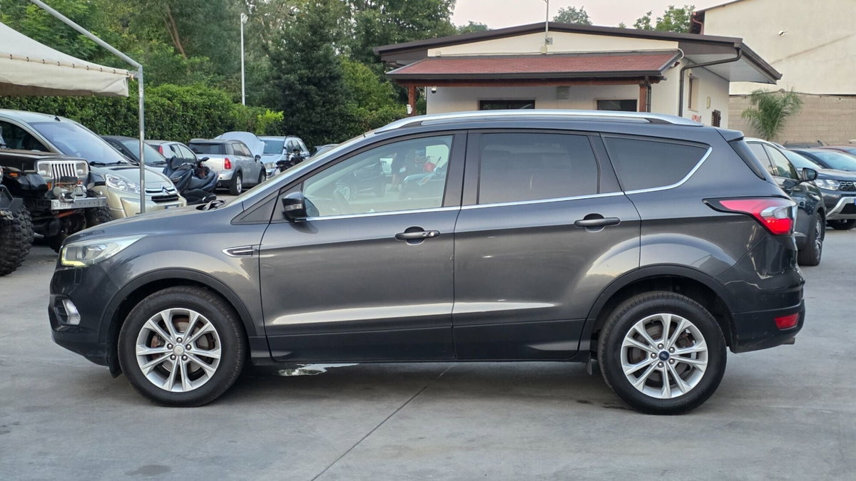 Ford Kuga 1.5 TDCI 120 CV S&S 2WD Powershift Edition (5)