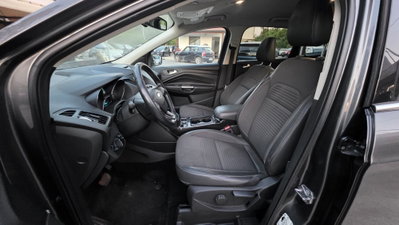 Ford Kuga 1.5 TDCI 120 CV S&S 2WD Powershift Edition (9)