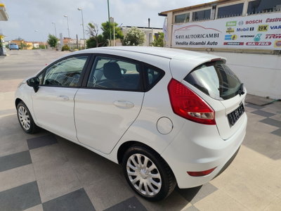 Ford Fiesta Ikon 1.4 TDCi 70CV 5 porte (4)