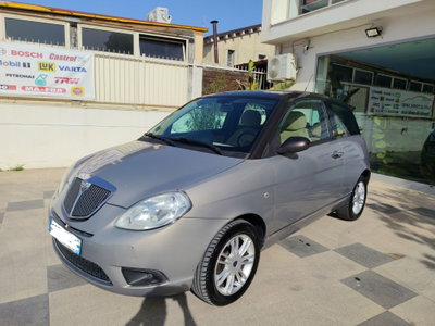 Lancia Ypsilon 1.3 MJT 75 CV Argento usata