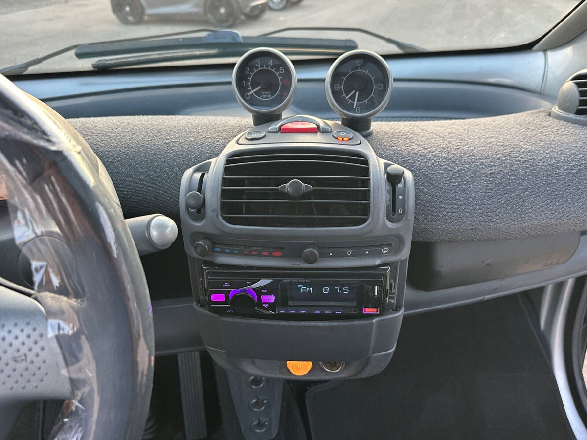 smart Fortwo 700 coupé pure (37 kW) (13)