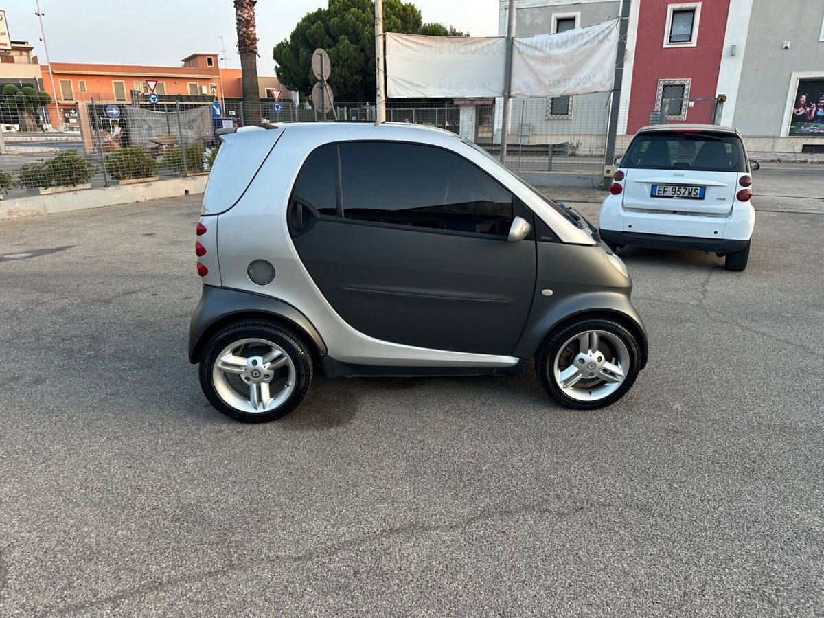 smart Fortwo 700 coupé pure (37 kW) (2)