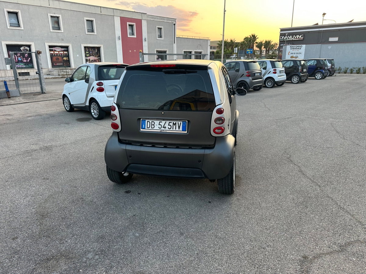 smart Fortwo 700 coupé pure (37 kW) (4)