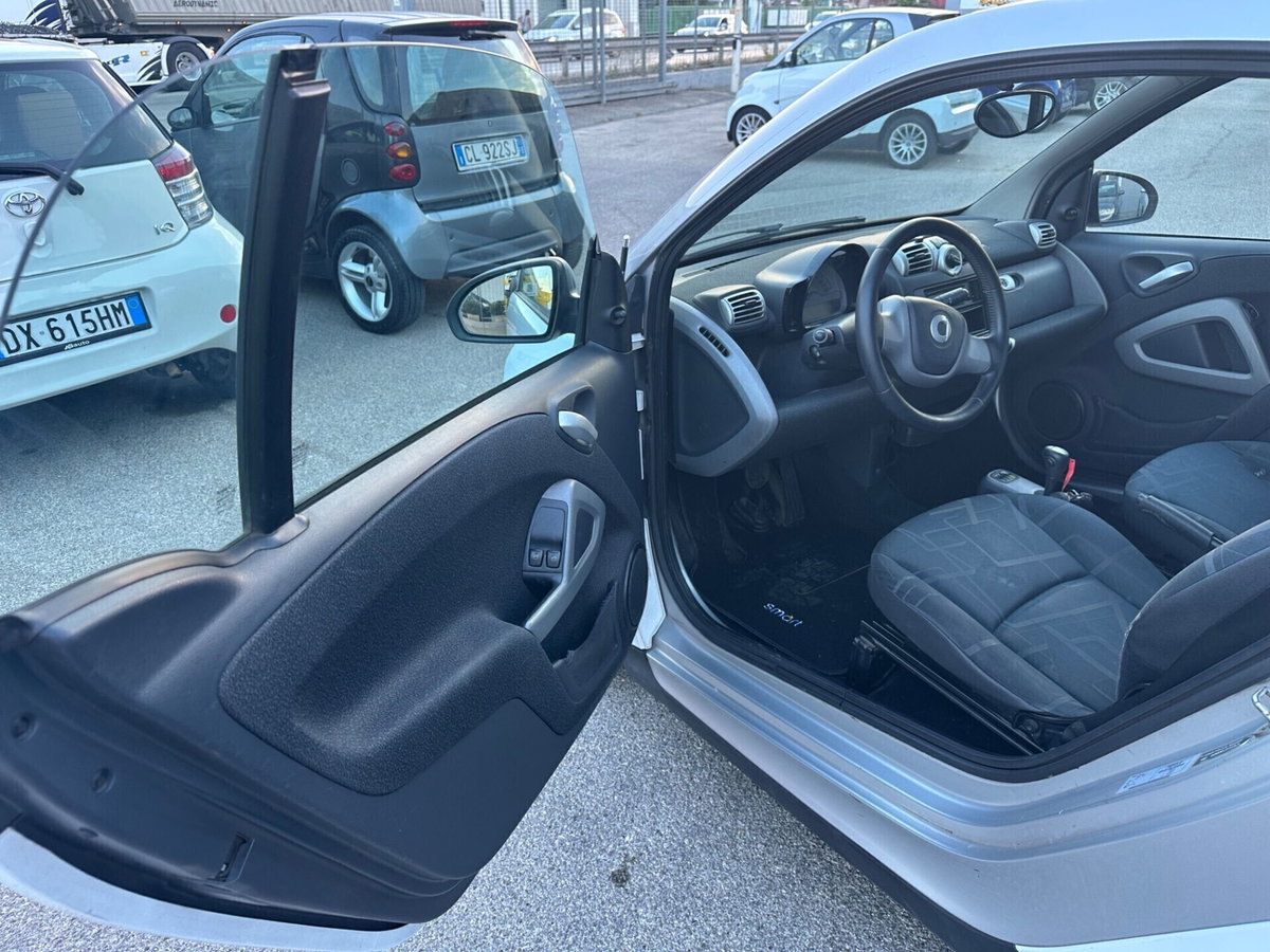 smart Fortwo 1000 52 kW MHD coupé pulse (10)