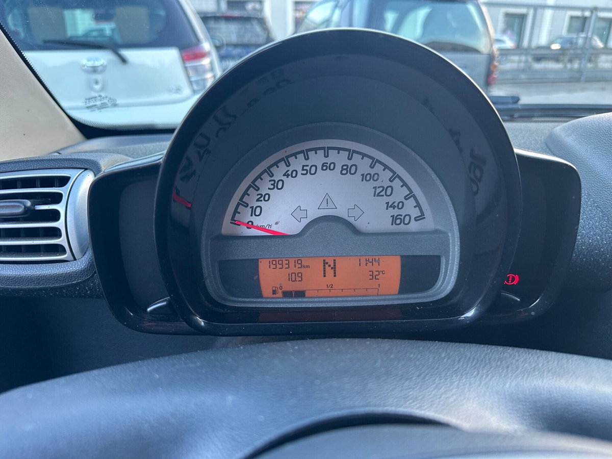 smart Fortwo 1000 52 kW MHD coupé pulse (14)