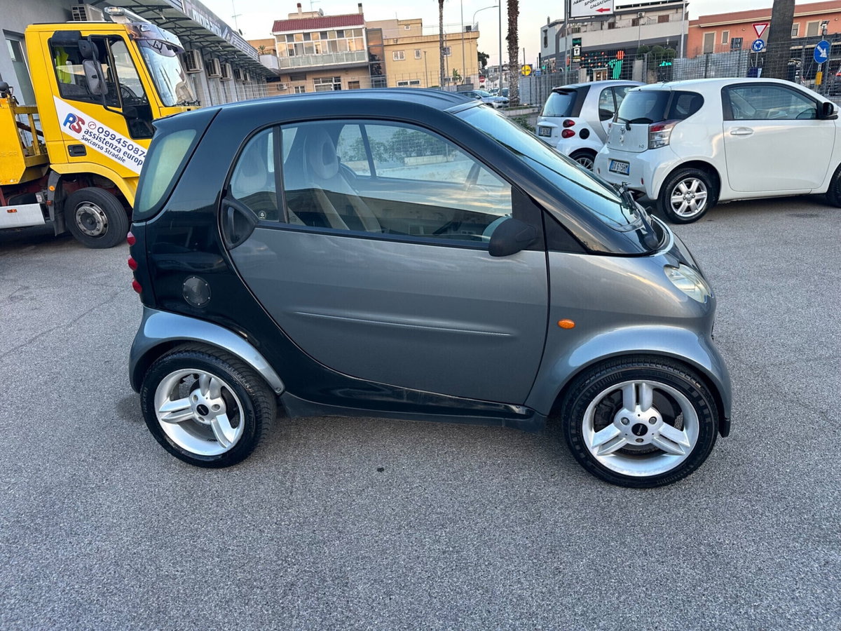 smart Fortwo 800 coupé pure cdi (3)