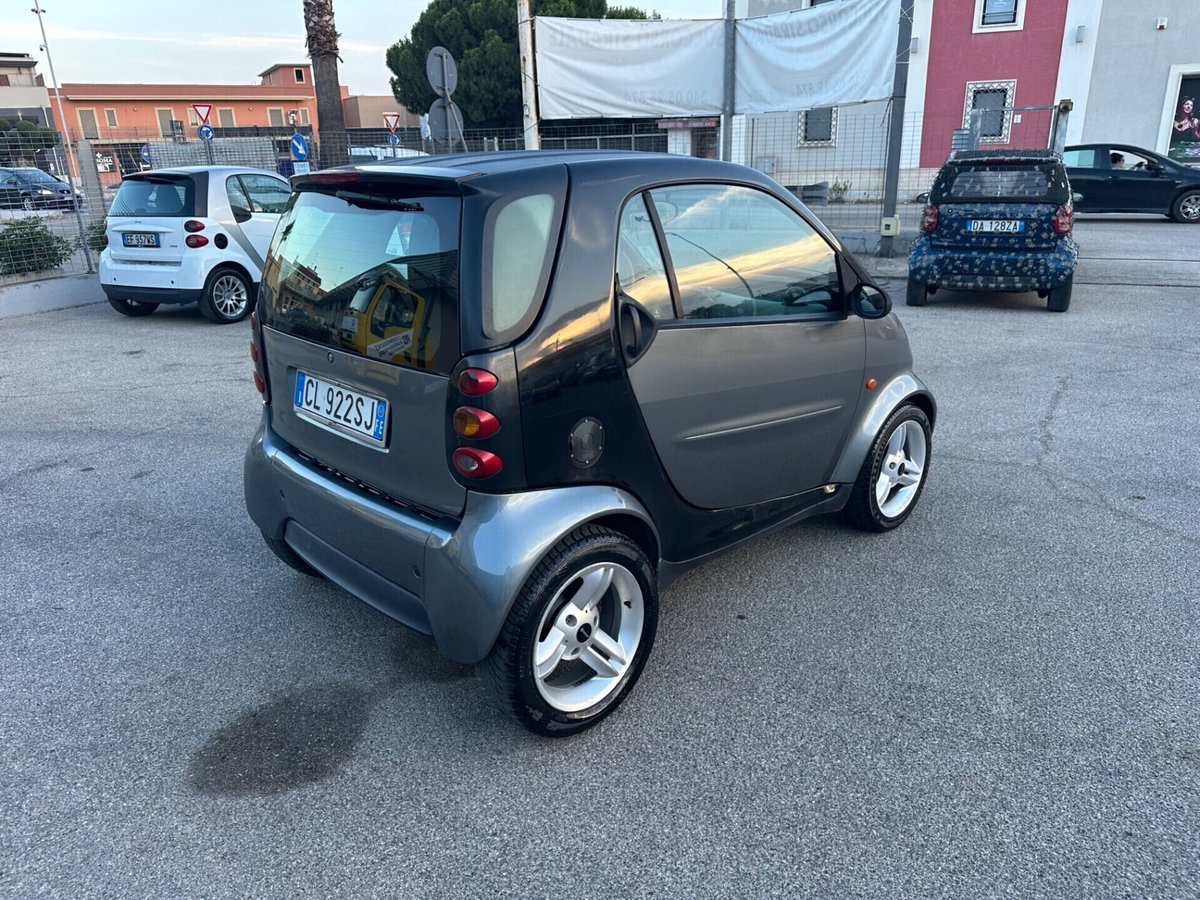 smart Fortwo 800 coupé pure cdi (4)