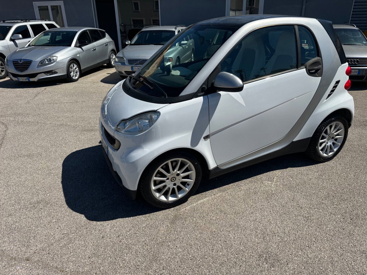 smart Fortwo 1000 52 kW MHD coupé pulse (10)