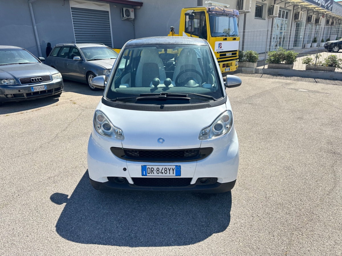 smart Fortwo 1000 52 kW MHD coupé pulse (2)