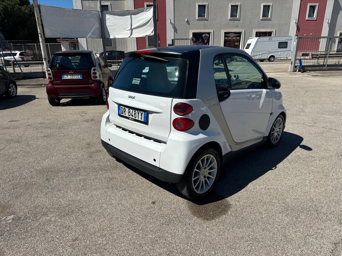 smart Fortwo 1000 52 kW MHD coupé pulse (5)