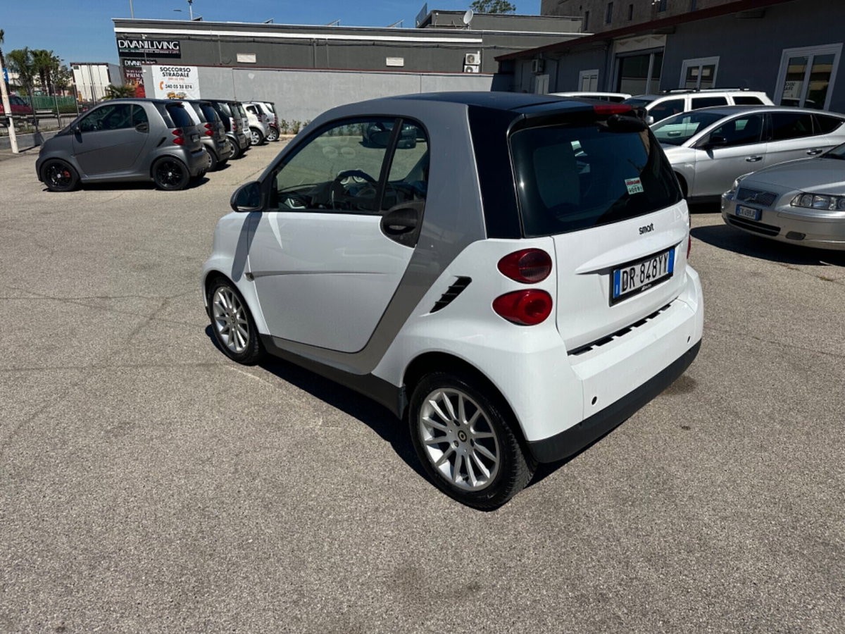 smart Fortwo 1000 52 kW MHD coupé pulse (8)