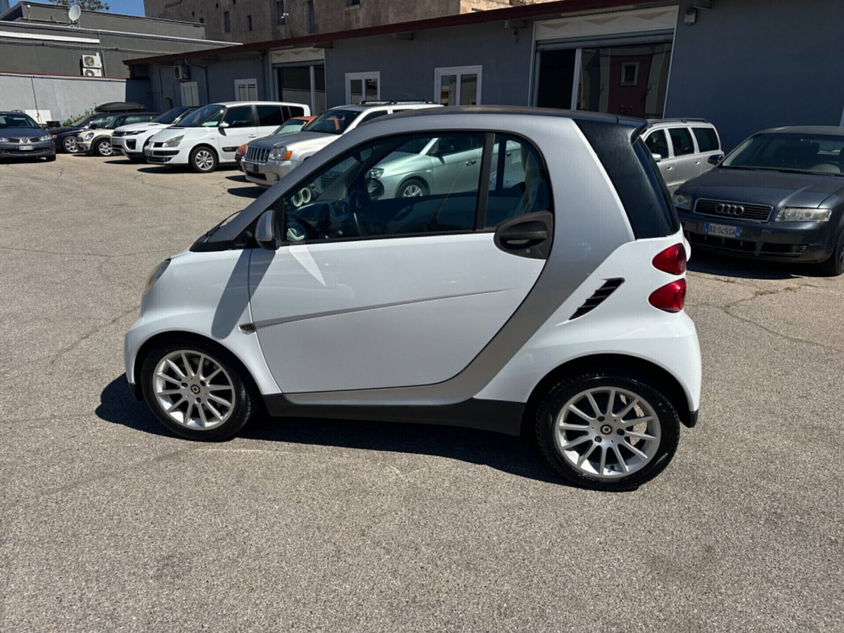 smart Fortwo 1000 52 kW MHD coupé pulse (9)