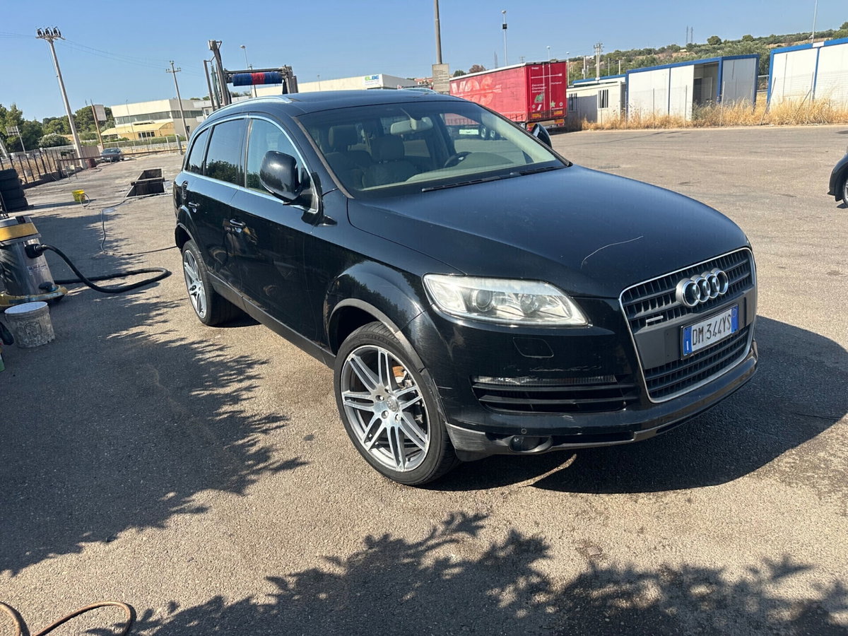 Audi Q7 3.0 V6 TDI 240 CV quattro tiptronic Advanced Plus (2)