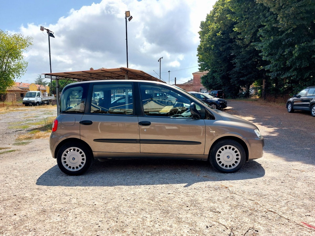 Fiat Multipla 1.9 MJT Active (9)