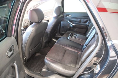 Ford Mondeo 2.0 TDCi 140 CV 5 porte Titanium DPF (11)