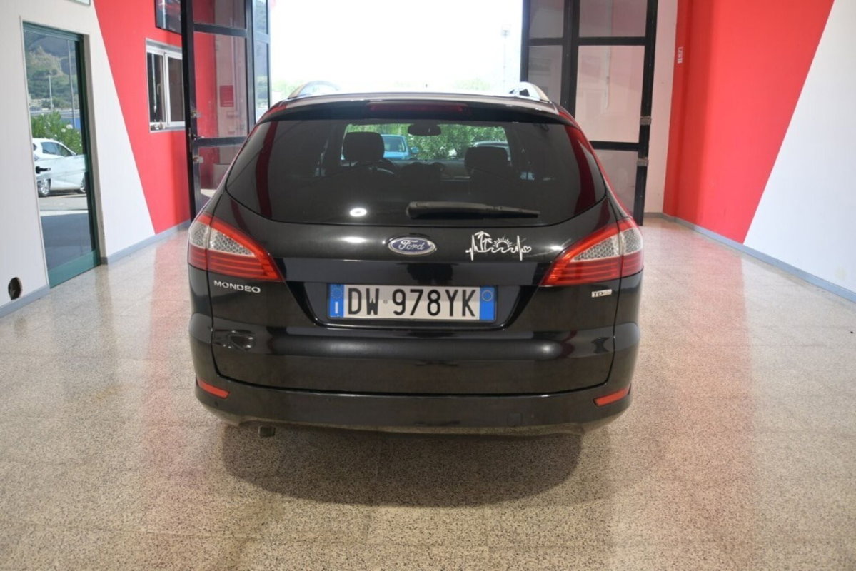 Ford Mondeo 2.0 TDCi 140 CV 5 porte Titanium DPF (4)