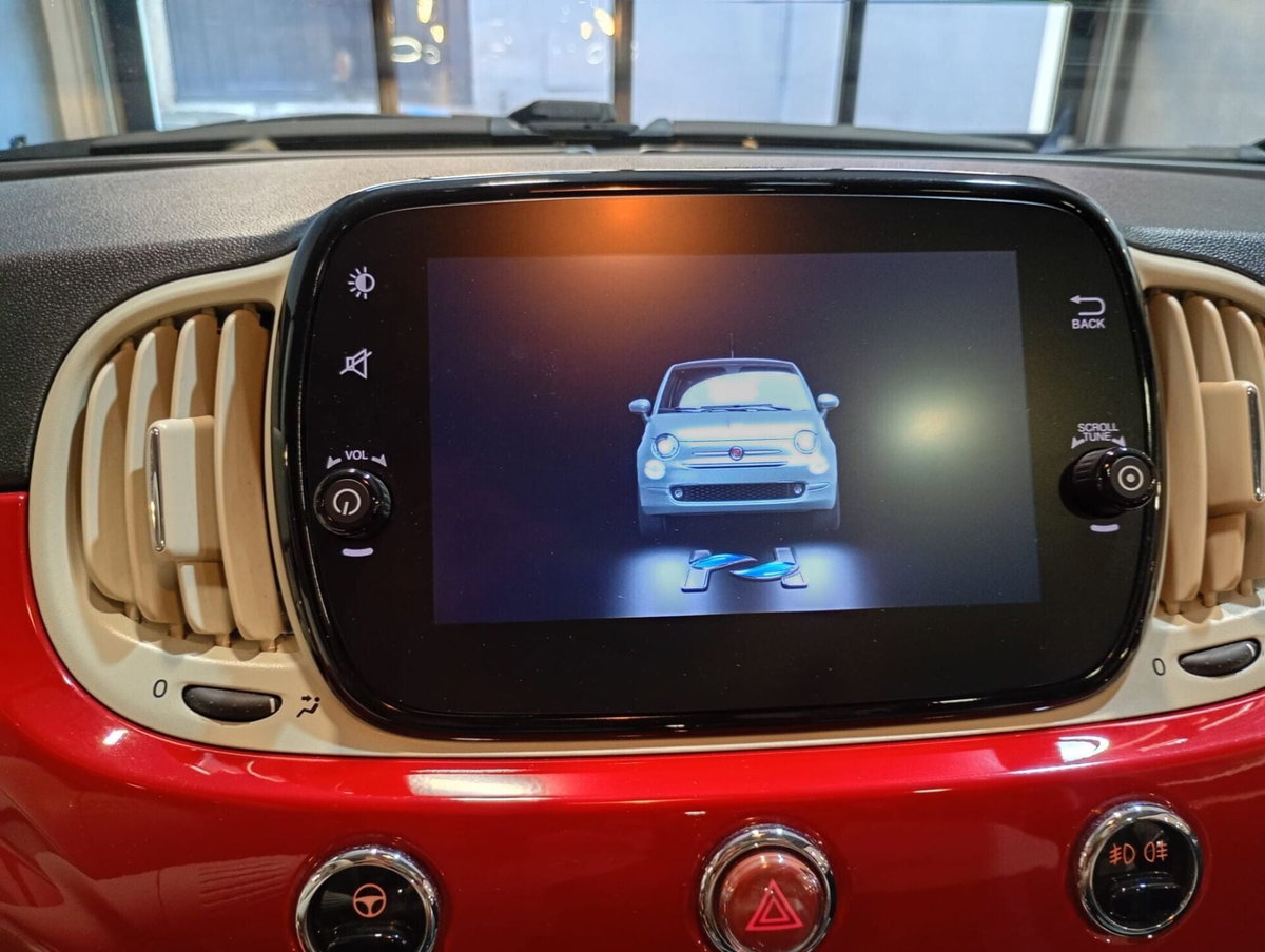 Fiat 500 1.0 Hybrid Lounge (9)