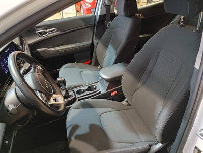 Kia Sportage 1.6 CRDi MHEV Business (12)