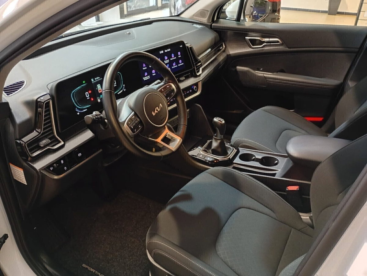 Kia Sportage 1.6 CRDi MHEV Business (13)