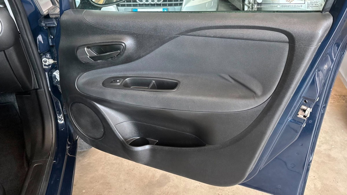 Fiat Punto 1.2 8V 5 porte Lounge (13)