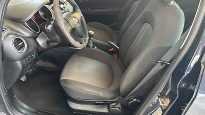 Fiat Punto 1.2 8V 5 porte Lounge (15)