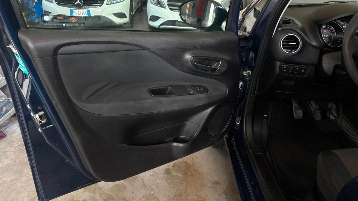 Fiat Punto 1.2 8V 5 porte Lounge (20)