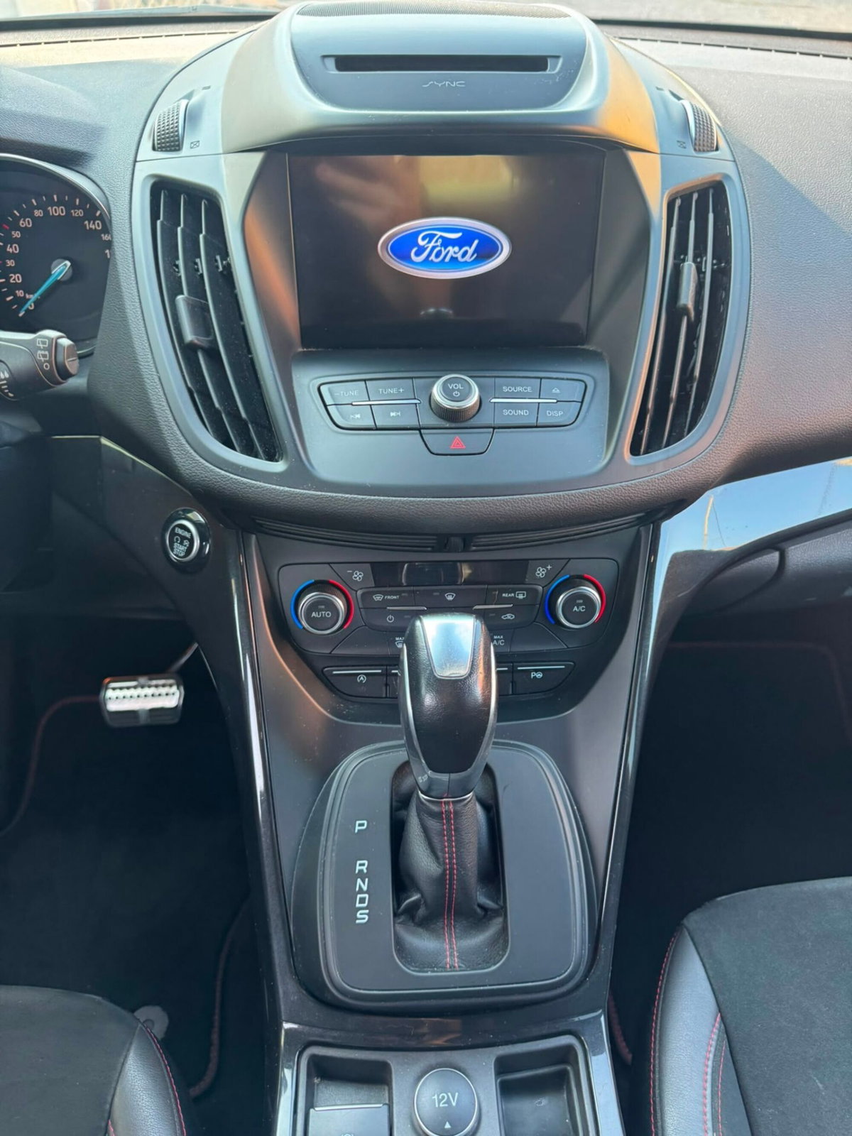 Ford Kuga 2.0 TDCI 150 CV S&S 4WD Powershift ST-Line (11)
