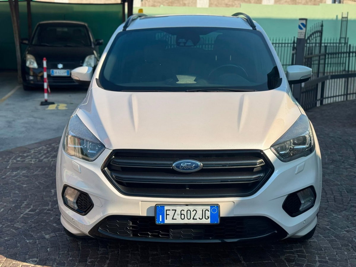 Ford Kuga 2.0 TDCI 150 CV S&S 4WD Powershift ST-Line (2)