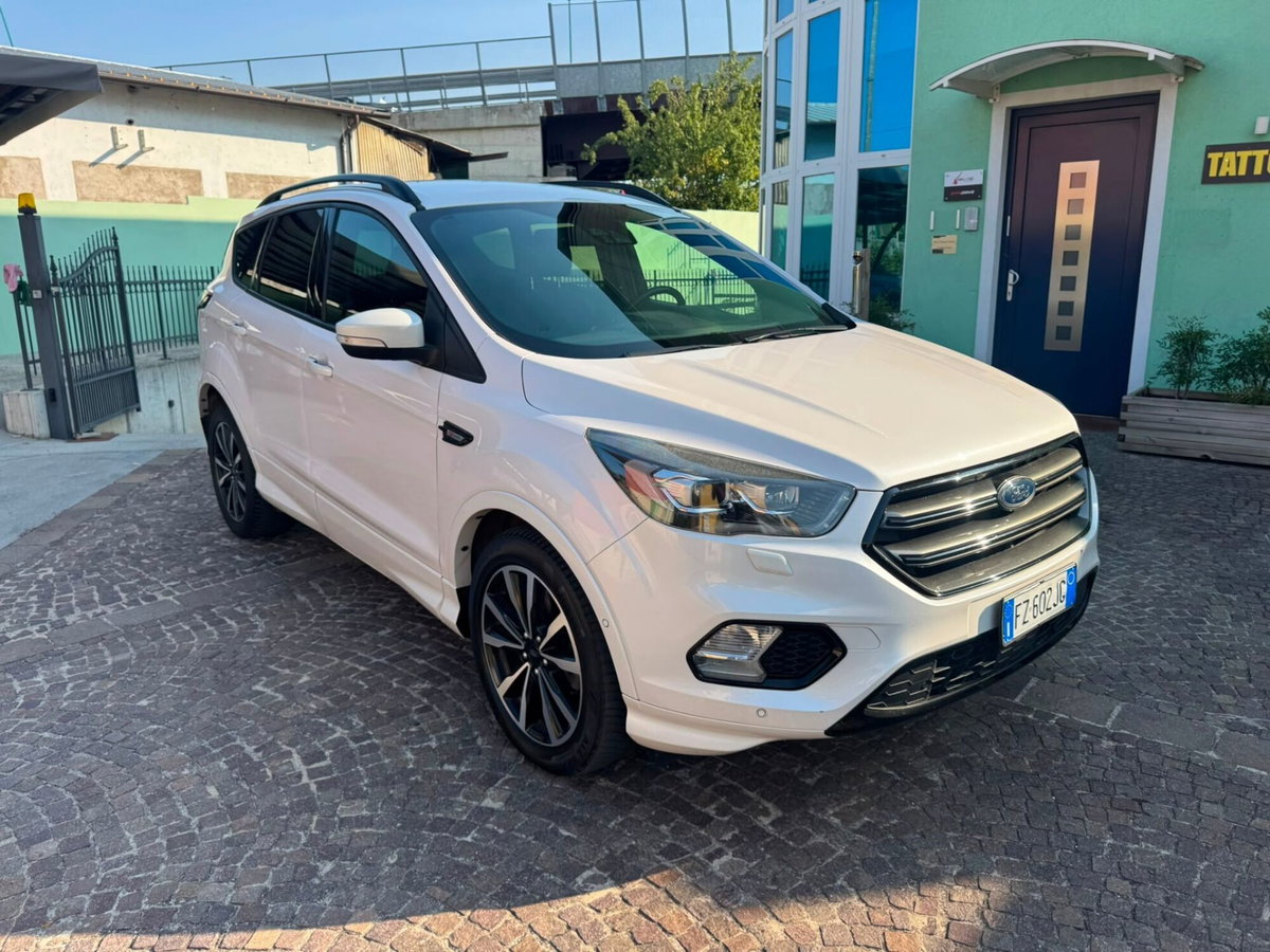 Ford Kuga 2.0 TDCI 150 CV S&S 4WD Powershift ST-Line (6)